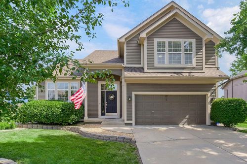 620 E Dogwood St, Gardner, KS, 66030-8104 | Card Image