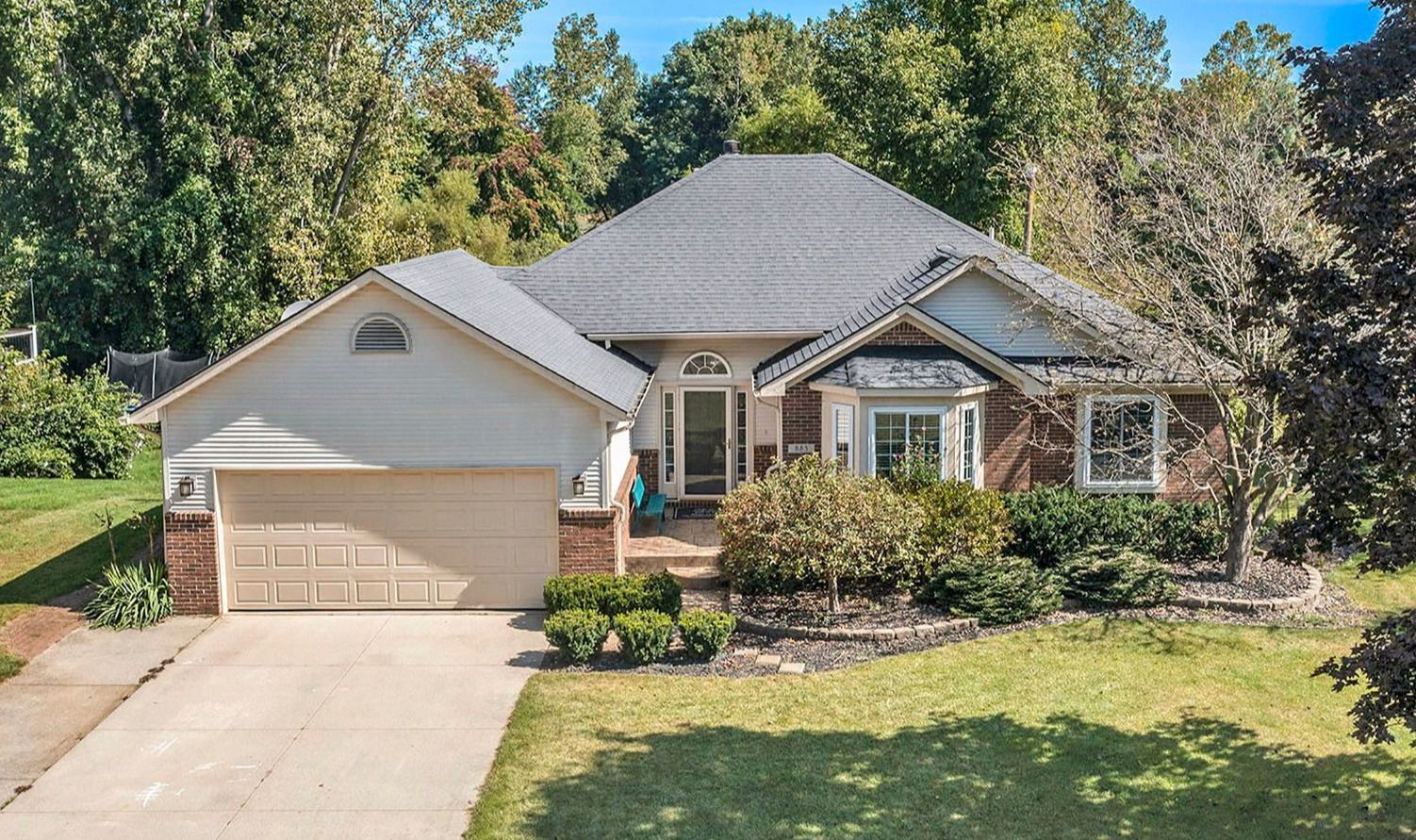 Crestmoor Dr, Oxford, MI 48371