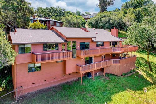 21 Forrest Road, Novato, CA, 94947 | Card Image