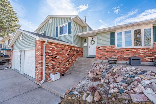 2117 Briarwood Ln, Cheyenne, WY, 82009 | Card Image