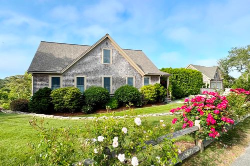 7 Squanto Dr, Chatham, MA, 02633-2627 | Card Image