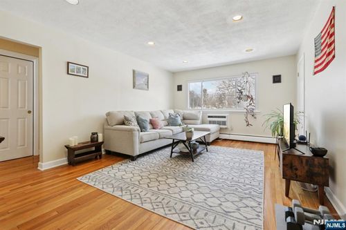 35 Espy Rd, Caldwell, NJ, 07006-4835 | Card Image