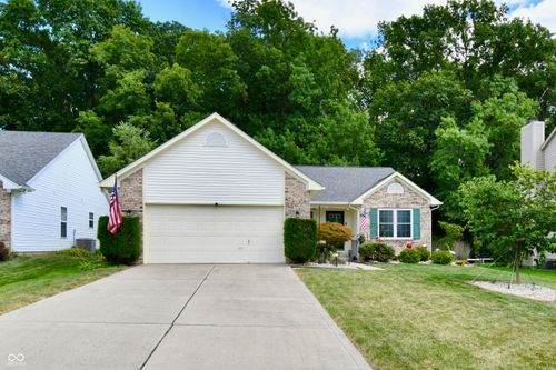 11893 Cedar Dr, Fishers, IN, 46037-8894 | Card Image