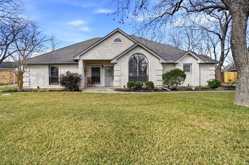 7611 Ravenswood Rd, Granbury, TX, 76049-4746 | Card Image