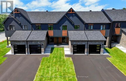 245 Peacock Dr, Russell, ON, K4R0M5 | Card Image