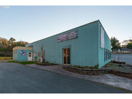 240 Highway 101, Bandon, OR, 97411 | Card Image