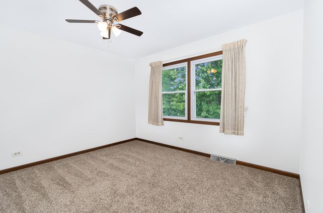 1280 W Bauer Rd, Home with 5 bedrooms, 3 bathrooms and 4 parking in Naperville IL | Image 11