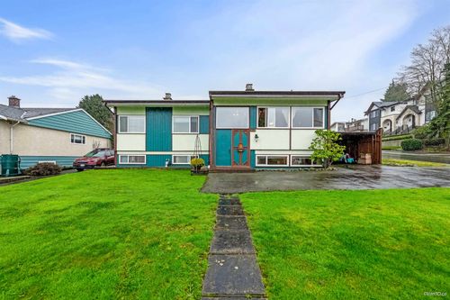 4646 Charlotte Crt, Burnaby, BC, V5G2R8 | Card Image