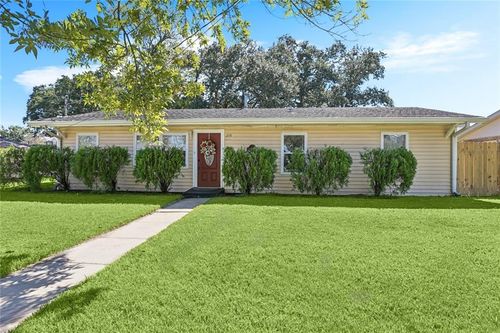 215 Citrus Rd, River Ridge, LA, 70123-2016 | Card Image