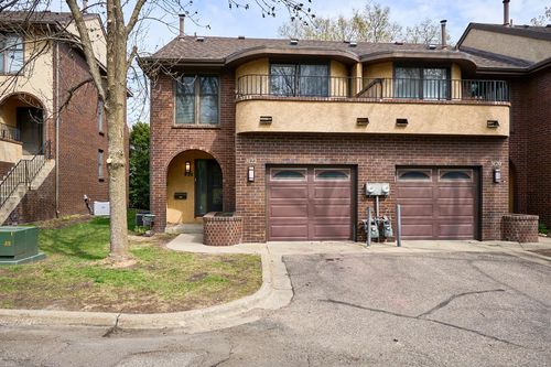 3122 Dean Ct, Minneapolis, MN, 55416-4386 | Card Image