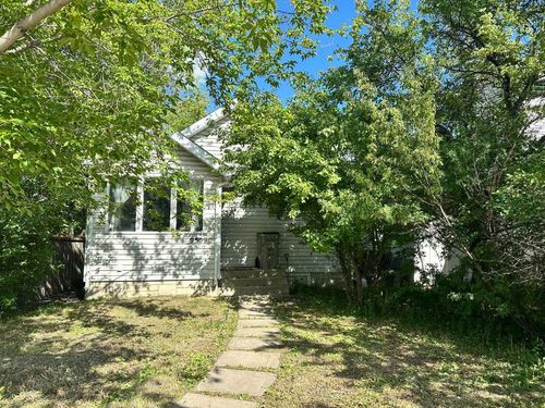 9509 102 Street, Grande Prairie, AB, T8V2T7 | Card Image