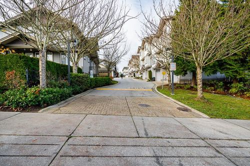 27-12040 68 Ave, Surrey, BC, V3W1P5 | Card Image
