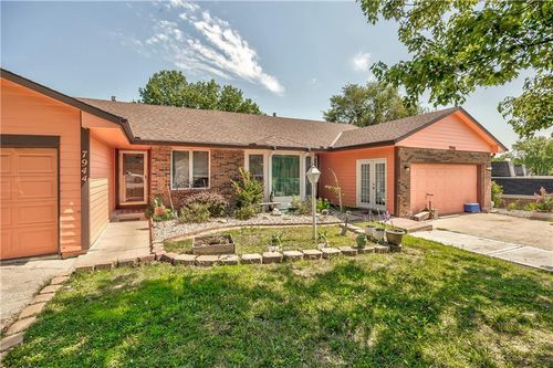 7944 E 130th Ct, Grandview, MO, 64030-2740 | Card Image