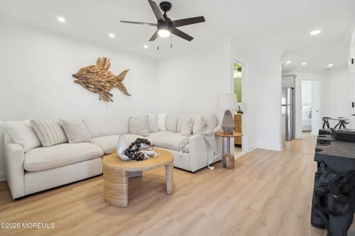 21a-401 Broadway, Barnegat Light, NJ, 08006-1616 | Card Image