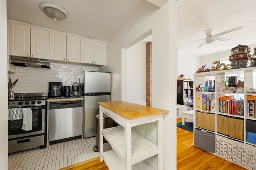 th-37 W 71st Street, New York City, NY, 10023 | Card Image