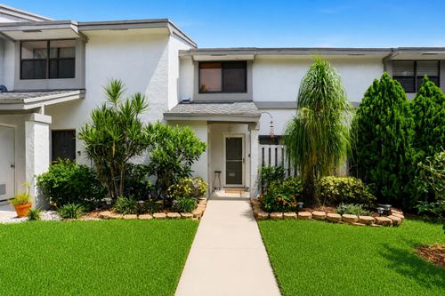 2462-3435 Carambola Cir S, Coconut Creek, FL, 33066-2138 | Card Image