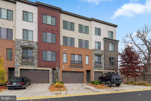 4902 Trail Vista Ln, CHANTILLY, VA, 20151-3741 | Card Image