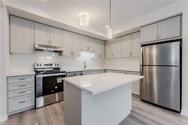 D057 - 142 Foamflower Pl, Townhouse with 3 bedrooms, 2 bathrooms and 1 parking in Waterloo ON | Image 9