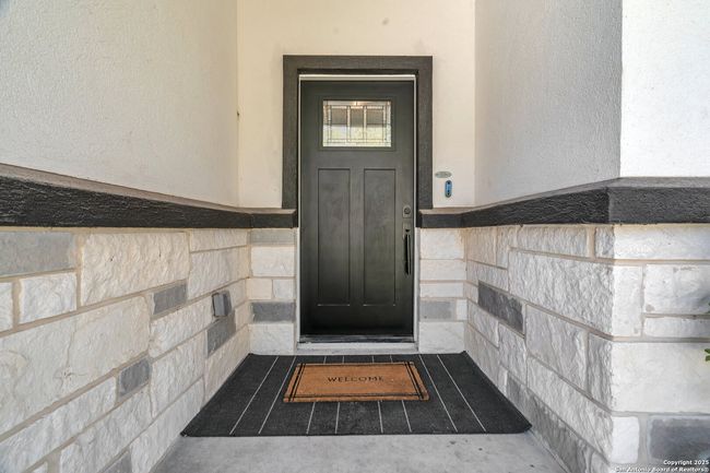 348 Fawn Dr, House other with 4 bedrooms, 2 bathrooms and null parking in Spring Branch TX | Image 9