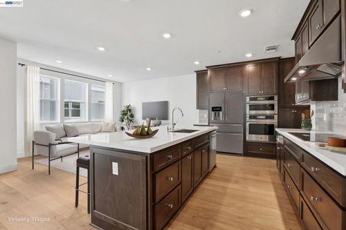 1-105 Sedona Cmn, Livermore, CA, 94551-2676 | Card Image