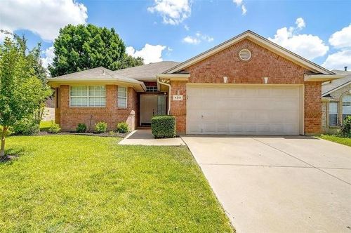 4216 Boulder Park Dr, Euless, TX, 76040-8514 | Card Image