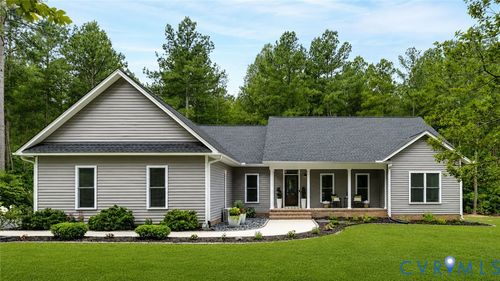 6113 Autumn Bluff Rd, Powhatan, VA, 23139-5400 | Card Image