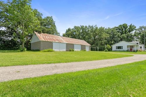 322 Central Ave N, Eagle Bend, MN, 56446-8120 | Card Image