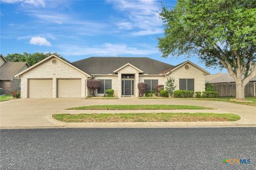 204 Crosswind Dr, Victoria, TX, 77904-3438 | Card Image