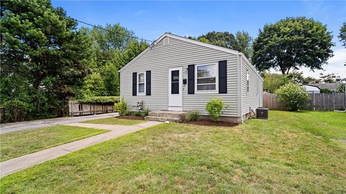 92 Falcon Ave, Warwick, RI, 02888-4115 | Card Image