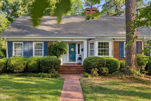 806 S 1st St, Smithfield, NC, 27577-3820 | Card Image