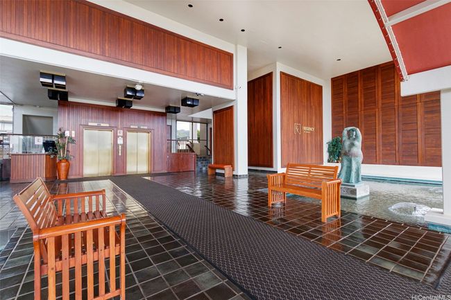 Welcoming lobby area... | Image 22