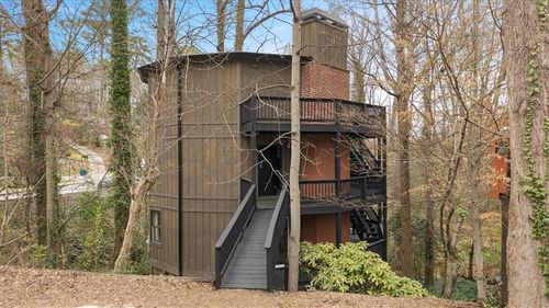 595 Overbrook Dr Nw, Atlanta, GA, 30318-2636 | Card Image