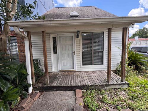 4251 Jefferson Woods Dr, Baton Rouge, LA, 70809-7249 | Card Image