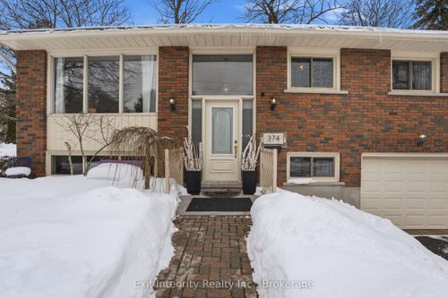 374 Queen St E, Fergus, ON, N1M1T4 | Card Image