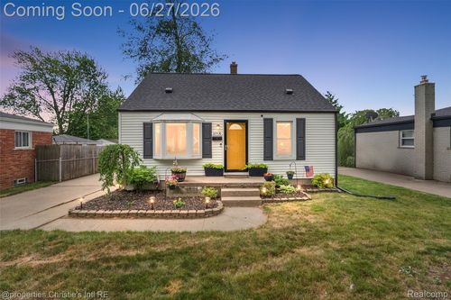 22436 Furton St, Saint Clair Shores, MI, 48082-1814 | Card Image