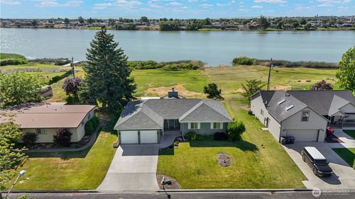1202 S Eastlake Dr, Moses Lake, WA, 98837-2116 | Card Image