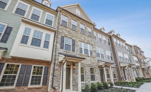 28 Gala Ct, Livingston, NJ, 07039-5713 | Card Image