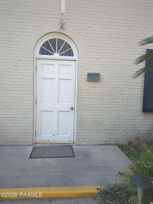 rm-111-213 Bendel Rd, Lafayette, LA, 70503-2927 | Card Image