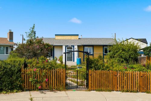 7807 Olympia Bay Se, Calgary, AB, T2C1N7 | Card Image