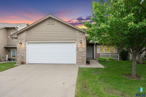 7200 Hoffman Pl, Sioux Falls, SD, 57108 | Card Image