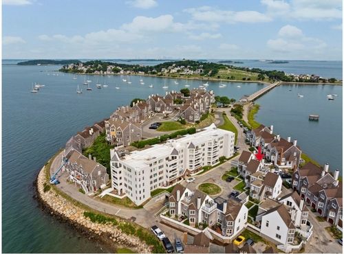 32-32 Commodore, Hull, MA, 02045 | Card Image