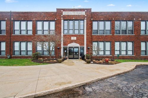 unit-204-500 Erie St, South Haven, MI, 49090-1599 | Card Image