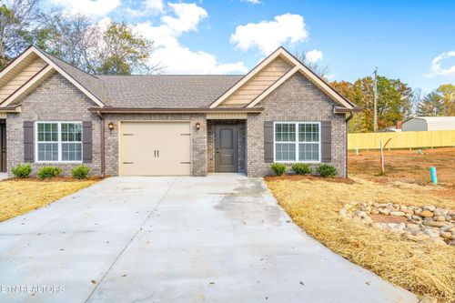 21-7357 Green Estates Way, Knoxville, TN, 37918-1036 | Card Image