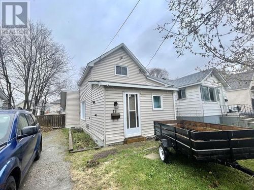 19 Grosvenor Ave, Sault Ste. Marie, ON, P6B2L8 | Card Image