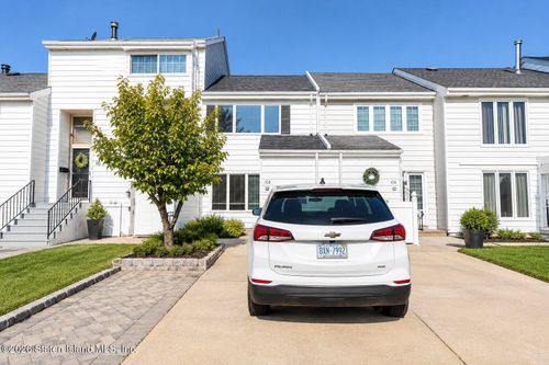 108 Hampton Green, Staten Island, NY, 10312 | Card Image