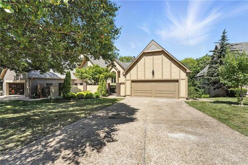 12468 Linden St, Leawood, KS, 66209-2606 | Card Image
