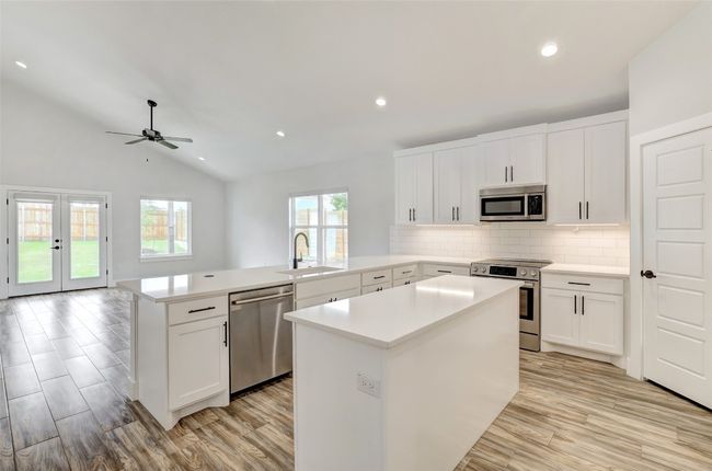 9601 Eloquence Dr, House other with 3 bedrooms, 3 bathrooms and 4 parking in Manor TX | Image 9