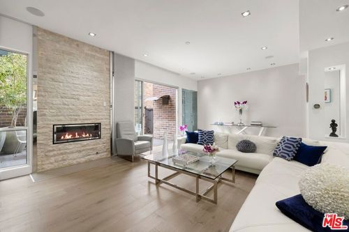 a-9305 Burton Way, Beverly Hills, CA, 90210 | Card Image