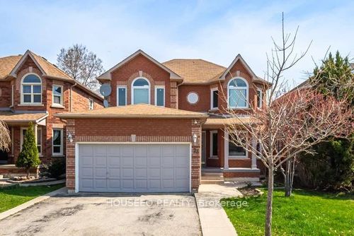 23 Fenflower Crt, Brampton, ON, L7A1H3 | Card Image