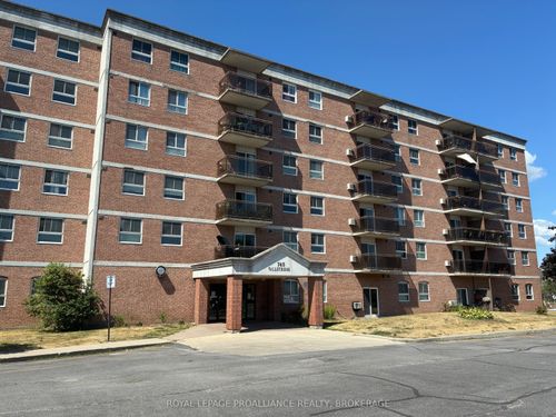 206-745 Davis Dr, Kingston, ON, K7M8J4 | Card Image